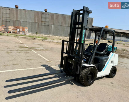 Белый Ниссан ФГ, объемом двигателя 0 л и пробегом 4 тыс. км за 16700 $, фото 4 на Automoto.ua