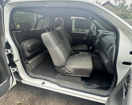 Белый Ниссан Фронтиер, объемом двигателя 2.5 л и пробегом 100 тыс. км за 12750 $, фото 6 на Automoto.ua