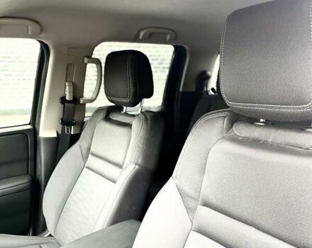 Черный Ниссан Фронтиер, объемом двигателя 3.8 л и пробегом 53 тыс. км за 26000 $, фото 4 на Automoto.ua