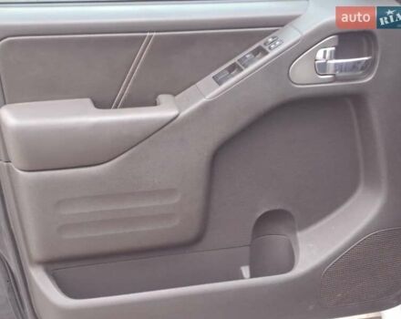 Серый Ниссан Фронтиер, объемом двигателя 4 л и пробегом 200 тыс. км за 15690 $, фото 12 на Automoto.ua