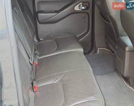 Серый Ниссан Фронтиер, объемом двигателя 4 л и пробегом 200 тыс. км за 15690 $, фото 5 на Automoto.ua