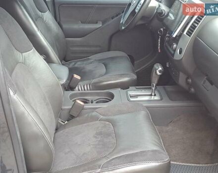 Серый Ниссан Фронтиер, объемом двигателя 4 л и пробегом 200 тыс. км за 15690 $, фото 6 на Automoto.ua