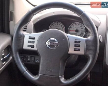 Серый Ниссан Фронтиер, объемом двигателя 4 л и пробегом 200 тыс. км за 15690 $, фото 2 на Automoto.ua