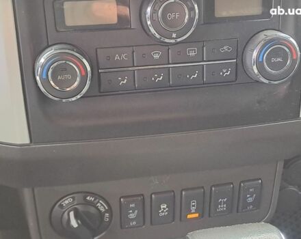 Серый Ниссан Фронтиер, объемом двигателя 4 л и пробегом 200 тыс. км за 15690 $, фото 6 на Automoto.ua