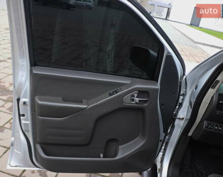 Серый Ниссан Фронтиер, объемом двигателя 4 л и пробегом 122 тыс. км за 17999 $, фото 18 на Automoto.ua