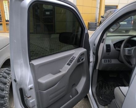 Серый Ниссан Фронтиер, объемом двигателя 4.2 л и пробегом 74 тыс. км за 12000 $, фото 7 на Automoto.ua