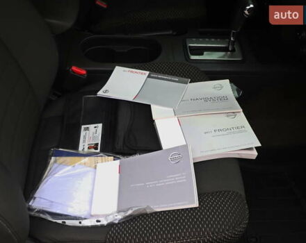 Серый Ниссан Фронтиер, объемом двигателя 4 л и пробегом 122 тыс. км за 17999 $, фото 35 на Automoto.ua