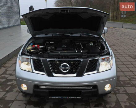 Серый Ниссан Фронтиер, объемом двигателя 4 л и пробегом 122 тыс. км за 17999 $, фото 19 на Automoto.ua