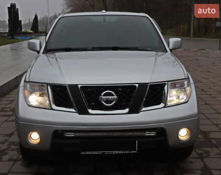 Серый Ниссан Фронтиер, объемом двигателя 4 л и пробегом 122 тыс. км за 17999 $, фото 2 на Automoto.ua