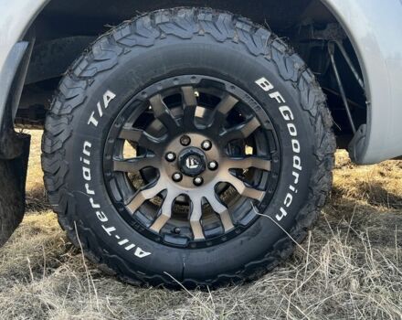 Серый Ниссан Фронтиер, объемом двигателя 4 л и пробегом 117 тыс. км за 19000 $, фото 4 на Automoto.ua