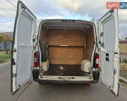 Белый Ниссан Интерстар, объемом двигателя 2.2 л и пробегом 400 тыс. км за 5500 $, фото 12 на Automoto.ua