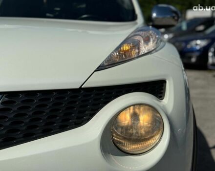Белый Ниссан Жук, объемом двигателя 1.6 л и пробегом 257 тыс. км за 10590 $, фото 5 на Automoto.ua