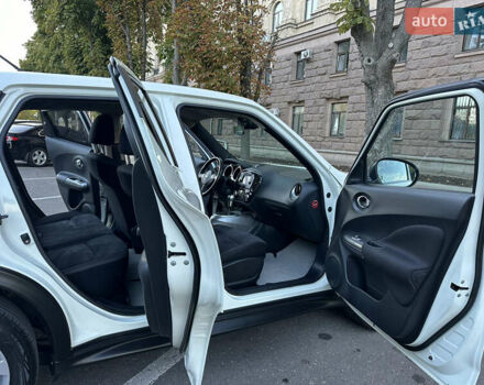 Белый Ниссан Жук, объемом двигателя 1.62 л и пробегом 117 тыс. км за 9999 $, фото 39 на Automoto.ua
