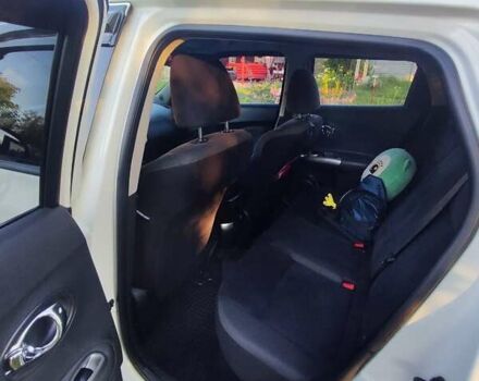 Белый Ниссан Жук, объемом двигателя 1.5 л и пробегом 219 тыс. км за 9999 $, фото 4 на Automoto.ua