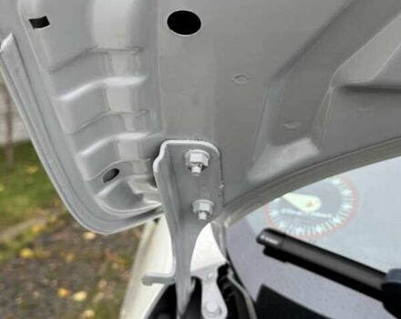 Белый Ниссан Жук, объемом двигателя 1.6 л и пробегом 196 тыс. км за 8750 $, фото 25 на Automoto.ua