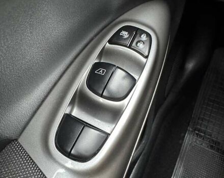 Белый Ниссан Жук, объемом двигателя 1.6 л и пробегом 196 тыс. км за 8750 $, фото 47 на Automoto.ua