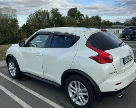 Белый Ниссан Жук, объемом двигателя 1.62 л и пробегом 173 тыс. км за 9000 $, фото 4 на Automoto.ua