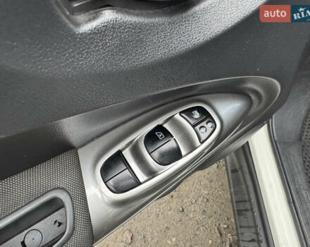 Белый Ниссан Жук, объемом двигателя 1.6 л и пробегом 145 тыс. км за 9700 $, фото 28 на Automoto.ua