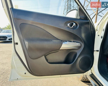 Белый Ниссан Жук, объемом двигателя 1.6 л и пробегом 133 тыс. км за 10800 $, фото 14 на Automoto.ua