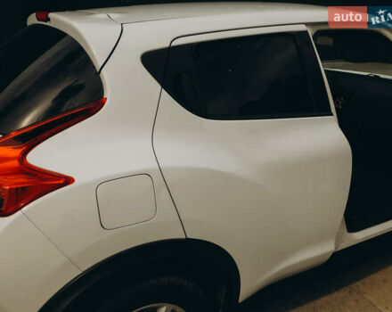 Белый Ниссан Жук, объемом двигателя 1.5 л и пробегом 232 тыс. км за 8600 $, фото 10 на Automoto.ua