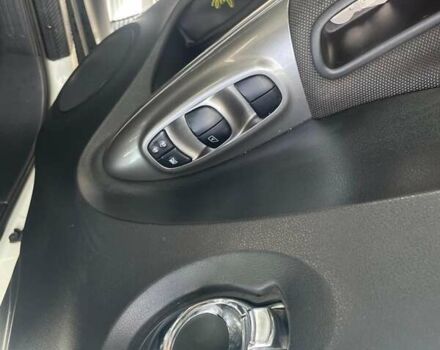 Білий Ніссан Жук, об'ємом двигуна 1.6 л та пробігом 110 тис. км за 10000 $, фото 9 на Automoto.ua
