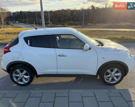 Белый Ниссан Жук, объемом двигателя 1.6 л и пробегом 151 тыс. км за 9450 $, фото 2 на Automoto.ua