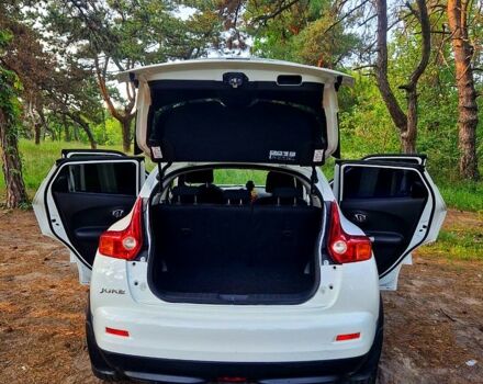 Белый Ниссан Жук, объемом двигателя 1.6 л и пробегом 122 тыс. км за 10000 $, фото 7 на Automoto.ua