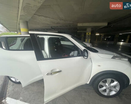 Белый Ниссан Жук, объемом двигателя 1.6 л и пробегом 151 тыс. км за 9450 $, фото 6 на Automoto.ua