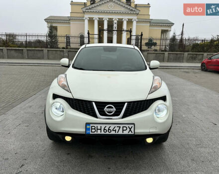 Белый Ниссан Жук, объемом двигателя 1.6 л и пробегом 265 тыс. км за 8900 $, фото 2 на Automoto.ua