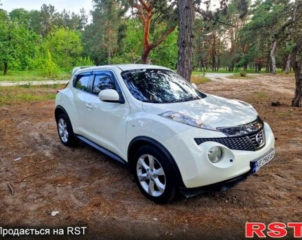 Белый Ниссан Жук, объемом двигателя 1.6 л и пробегом 122 тыс. км за 10000 $, фото 4 на Automoto.ua