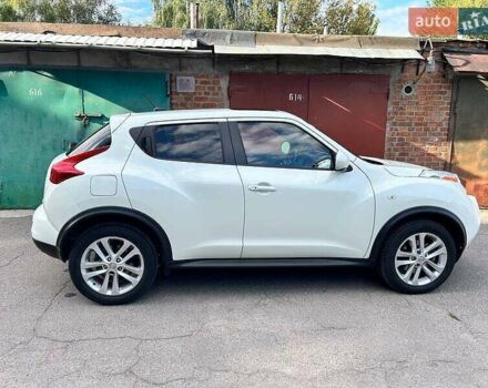 Белый Ниссан Жук, объемом двигателя 1.62 л и пробегом 185 тыс. км за 10000 $, фото 3 на Automoto.ua