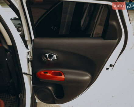 Белый Ниссан Жук, объемом двигателя 1.5 л и пробегом 232 тыс. км за 8600 $, фото 2 на Automoto.ua