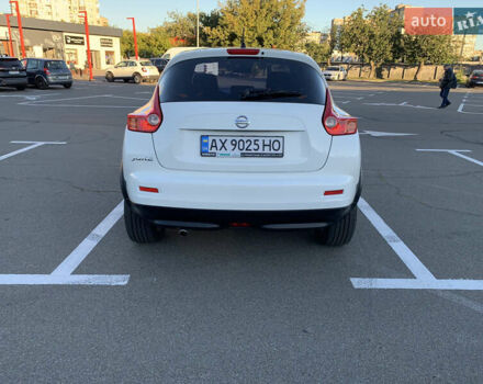 Белый Ниссан Жук, объемом двигателя 1.6 л и пробегом 87 тыс. км за 11000 $, фото 7 на Automoto.ua