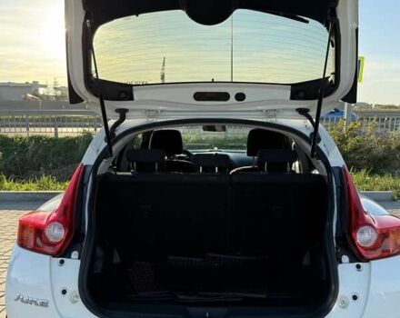 Белый Ниссан Жук, объемом двигателя 1.6 л и пробегом 131 тыс. км за 9500 $, фото 7 на Automoto.ua