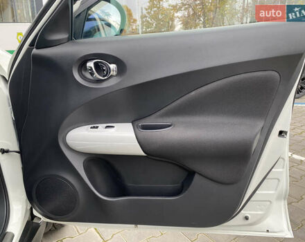 Белый Ниссан Жук, объемом двигателя 1.6 л и пробегом 138 тыс. км за 10500 $, фото 17 на Automoto.ua