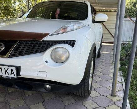 Белый Ниссан Жук, объемом двигателя 1.6 л и пробегом 151 тыс. км за 9800 $, фото 2 на Automoto.ua