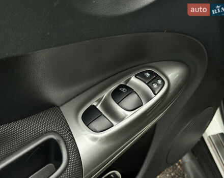 Білий Ніссан Жук, об'ємом двигуна 1.6 л та пробігом 147 тис. км за 9500 $, фото 26 на Automoto.ua