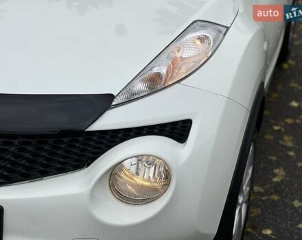 Белый Ниссан Жук, объемом двигателя 1.6 л и пробегом 255 тыс. км за 8999 $, фото 3 на Automoto.ua