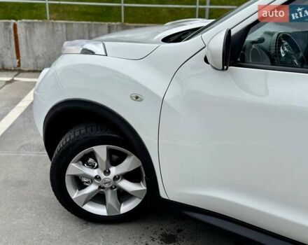 Белый Ниссан Жук, объемом двигателя 1.6 л и пробегом 115 тыс. км за 9900 $, фото 15 на Automoto.ua