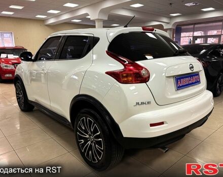 Белый Ниссан Жук, объемом двигателя 1.6 л и пробегом 141 тыс. км за 10900 $, фото 3 на Automoto.ua