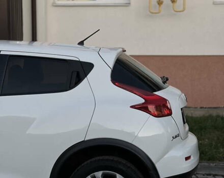 Белый Ниссан Жук, объемом двигателя 1.6 л и пробегом 77 тыс. км за 11500 $, фото 9 на Automoto.ua