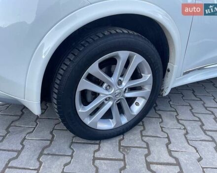 Белый Ниссан Жук, объемом двигателя 1.6 л и пробегом 123 тыс. км за 12250 $, фото 2 на Automoto.ua