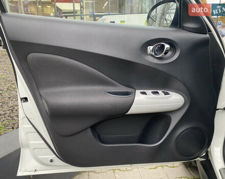 Белый Ниссан Жук, объемом двигателя 1.6 л и пробегом 138 тыс. км за 10500 $, фото 12 на Automoto.ua