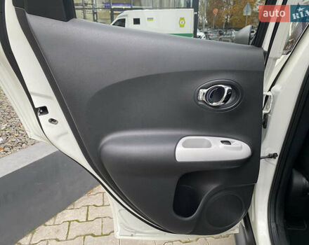 Белый Ниссан Жук, объемом двигателя 1.6 л и пробегом 138 тыс. км за 10500 $, фото 13 на Automoto.ua