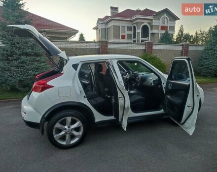Белый Ниссан Жук, объемом двигателя 1.6 л и пробегом 143 тыс. км за 9900 $, фото 27 на Automoto.ua
