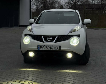 Белый Ниссан Жук, объемом двигателя 1.5 л и пробегом 195 тыс. км за 9500 $, фото 1 на Automoto.ua