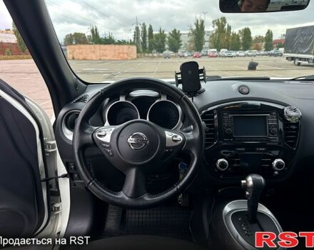 Белый Ниссан Жук, объемом двигателя 1.6 л и пробегом 134 тыс. км за 10200 $, фото 4 на Automoto.ua