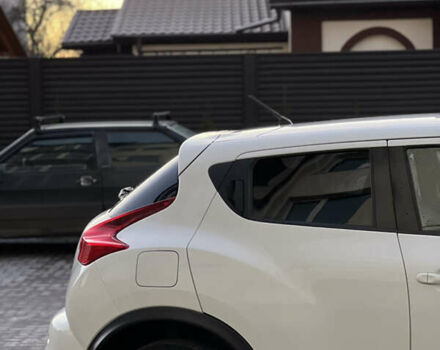 Белый Ниссан Жук, объемом двигателя 1.6 л и пробегом 77 тыс. км за 11500 $, фото 5 на Automoto.ua