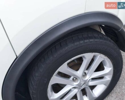 Белый Ниссан Жук, объемом двигателя 1.6 л и пробегом 207 тыс. км за 9800 $, фото 18 на Automoto.ua