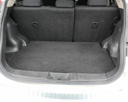 Белый Ниссан Жук, объемом двигателя 1.6 л и пробегом 150 тыс. км за 8200 $, фото 5 на Automoto.ua